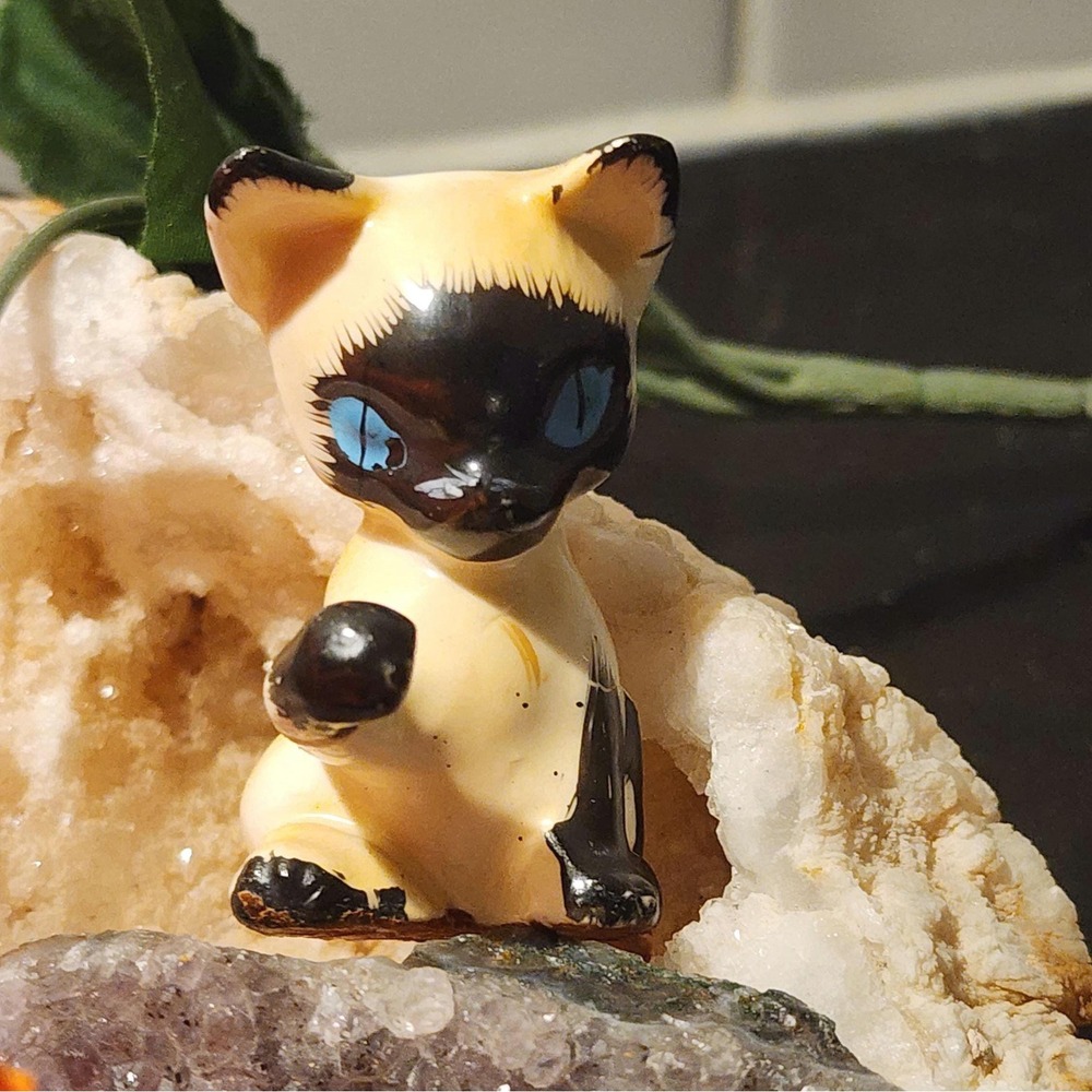 Vintage Siamese Cat Figurine Mid-Century Ceramic Hand-Painted Japan 1950s 1960s